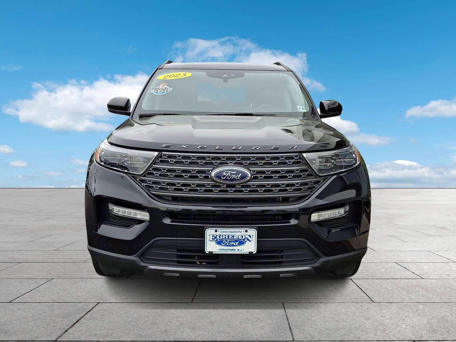 Certified 2023 Ford Explorer XLT w/ Equipment Group 202A AWD/4WD image 2