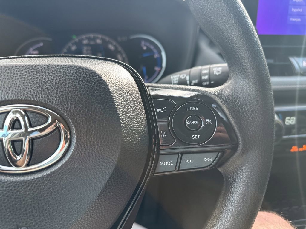 Used 2024 Toyota RAV4 XLE AWD/4WD image 21