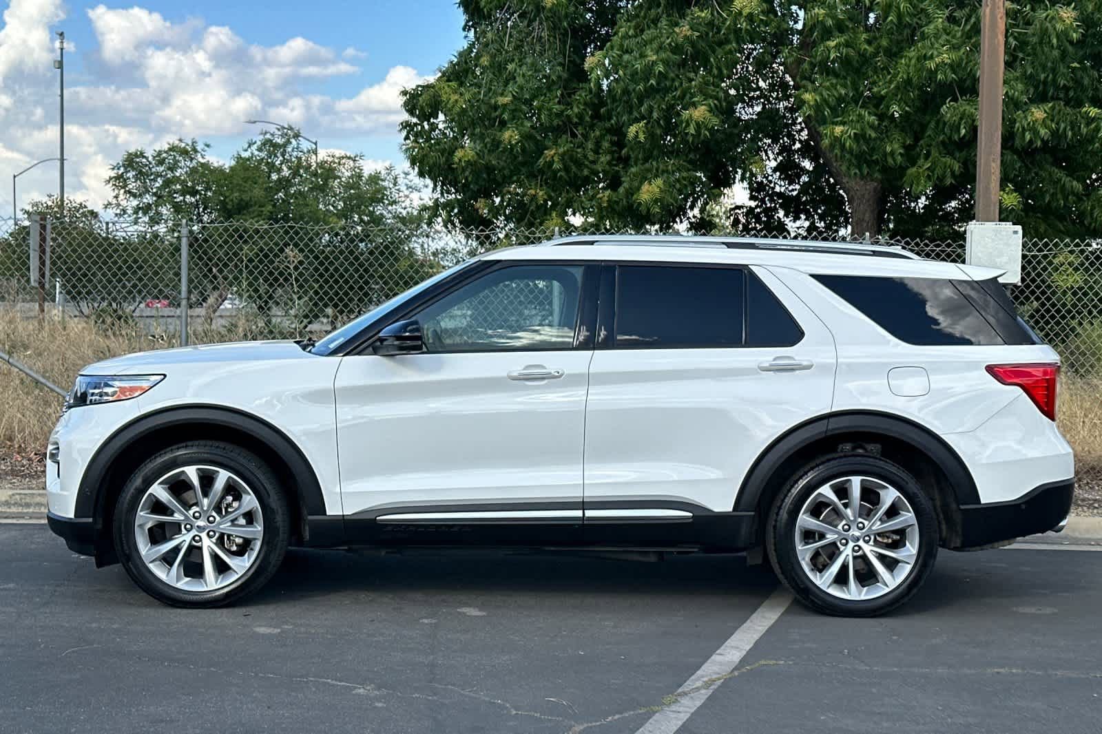 Certified 2021 Ford Explorer Platinum w/ Equipment Group 601A AWD/4WD image 5