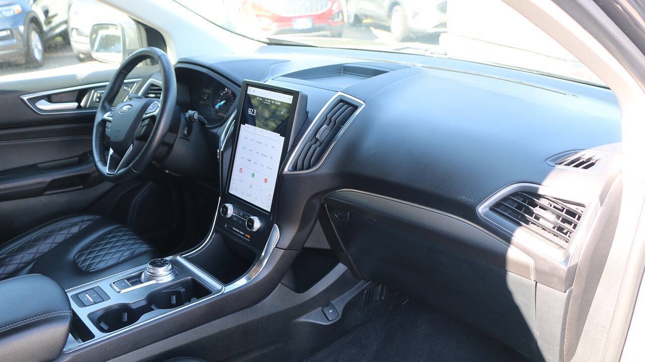 Certified 2024 Ford Edge Titanium AWD/4WD image 30