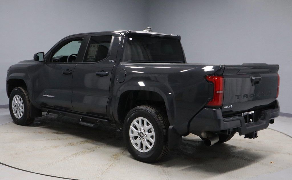 Used 2025 Toyota Tacoma SR5 image 3