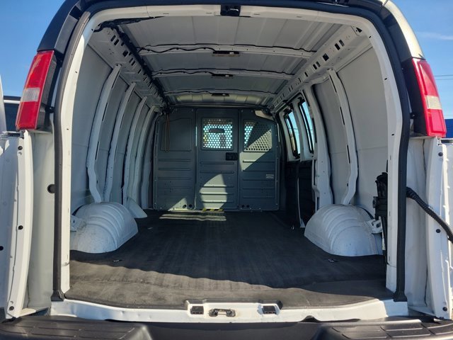 Used 2021 GMC Savana 2500 w/ Driver Convenience Package image 16
