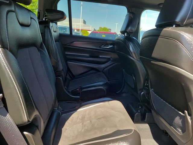 Used 2024 Jeep Grand Cherokee L Altitude AWD/4WD image 28