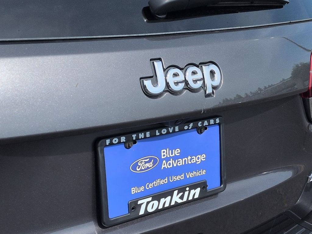 Used 2021 Jeep Grand Cherokee Laredo AWD/4WD image 26