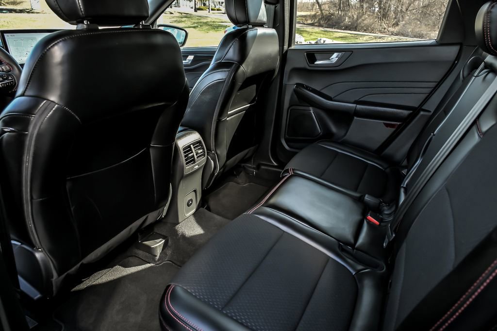 Certified 2024 Ford Escape ST-Line w/ Tech Pack #1 image 19