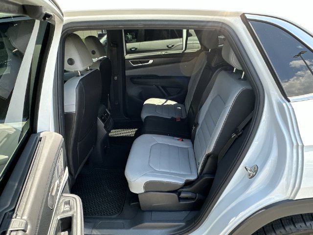 Used 2024 Volkswagen Atlas Cross Sport SEL R-Line AWD/4WD image 23