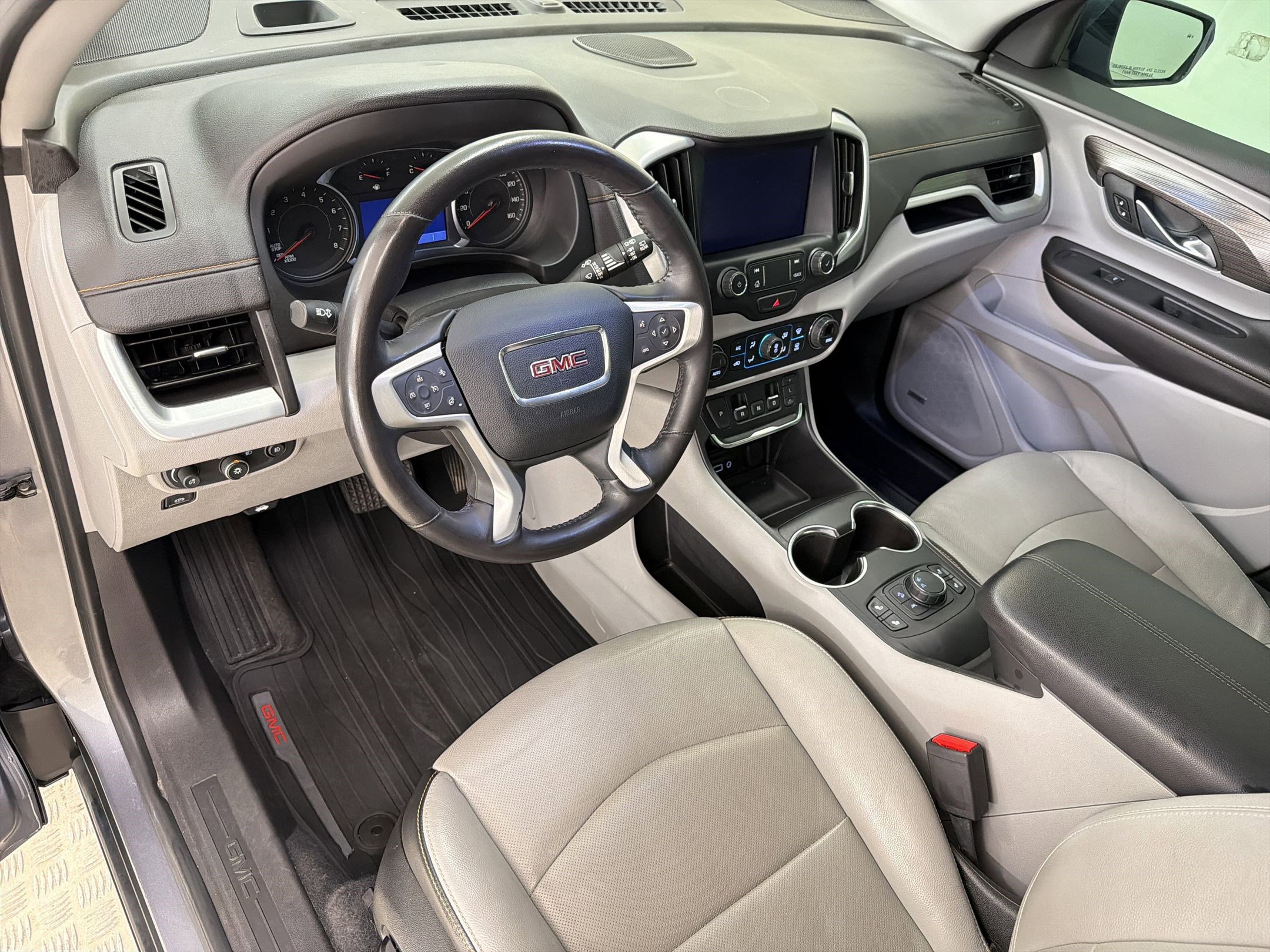 Used 2020 GMC Terrain SLT w/ Preferred Package FWD image 4