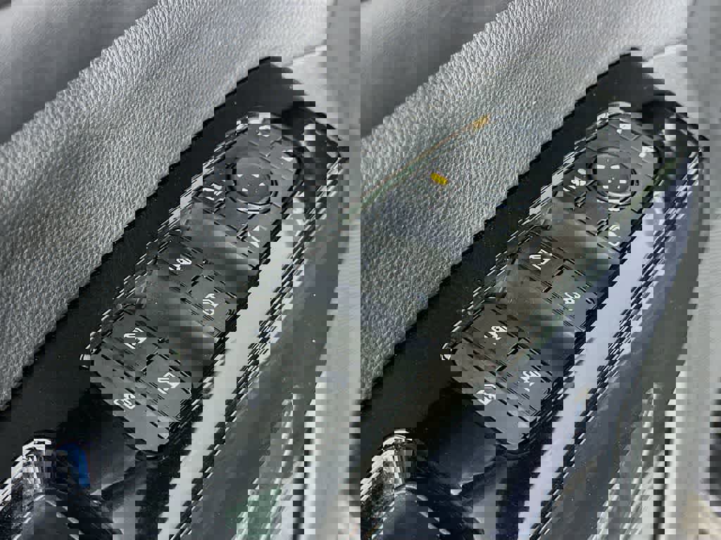 Used 2022 Nissan Pathfinder SV w/ SV Premium Package FWD image 29