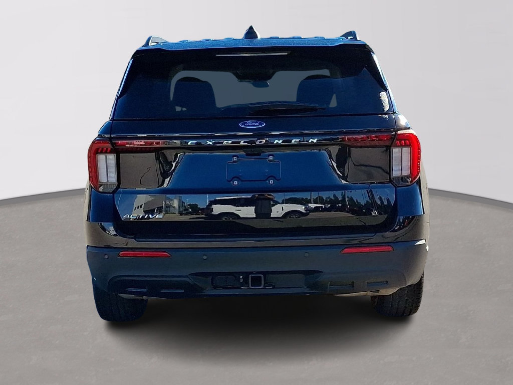 Certified 2025 Ford Explorer Active RWD image 5