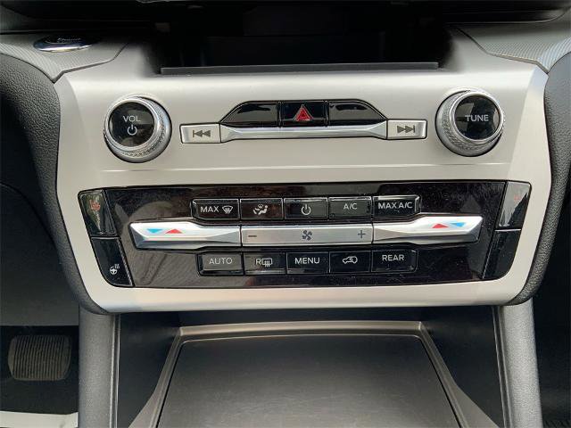Certified 2022 Ford Explorer XLT w/ Equipment Group 202A image 17
