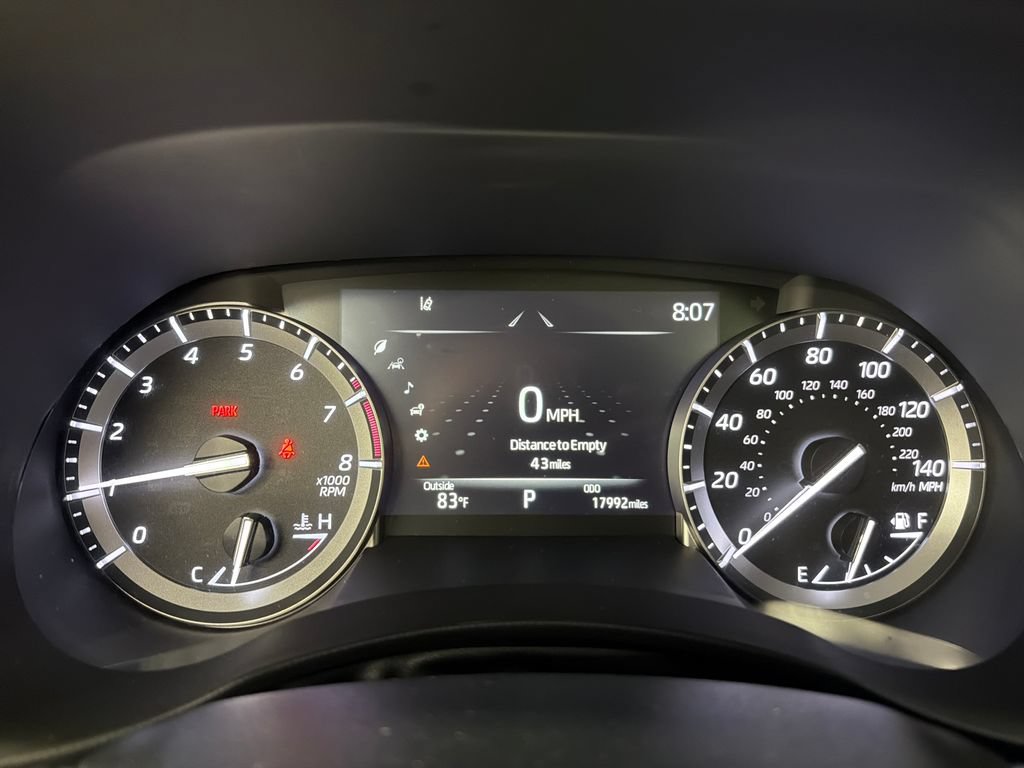Used 2022 Toyota Highlander XSE FWD image 25