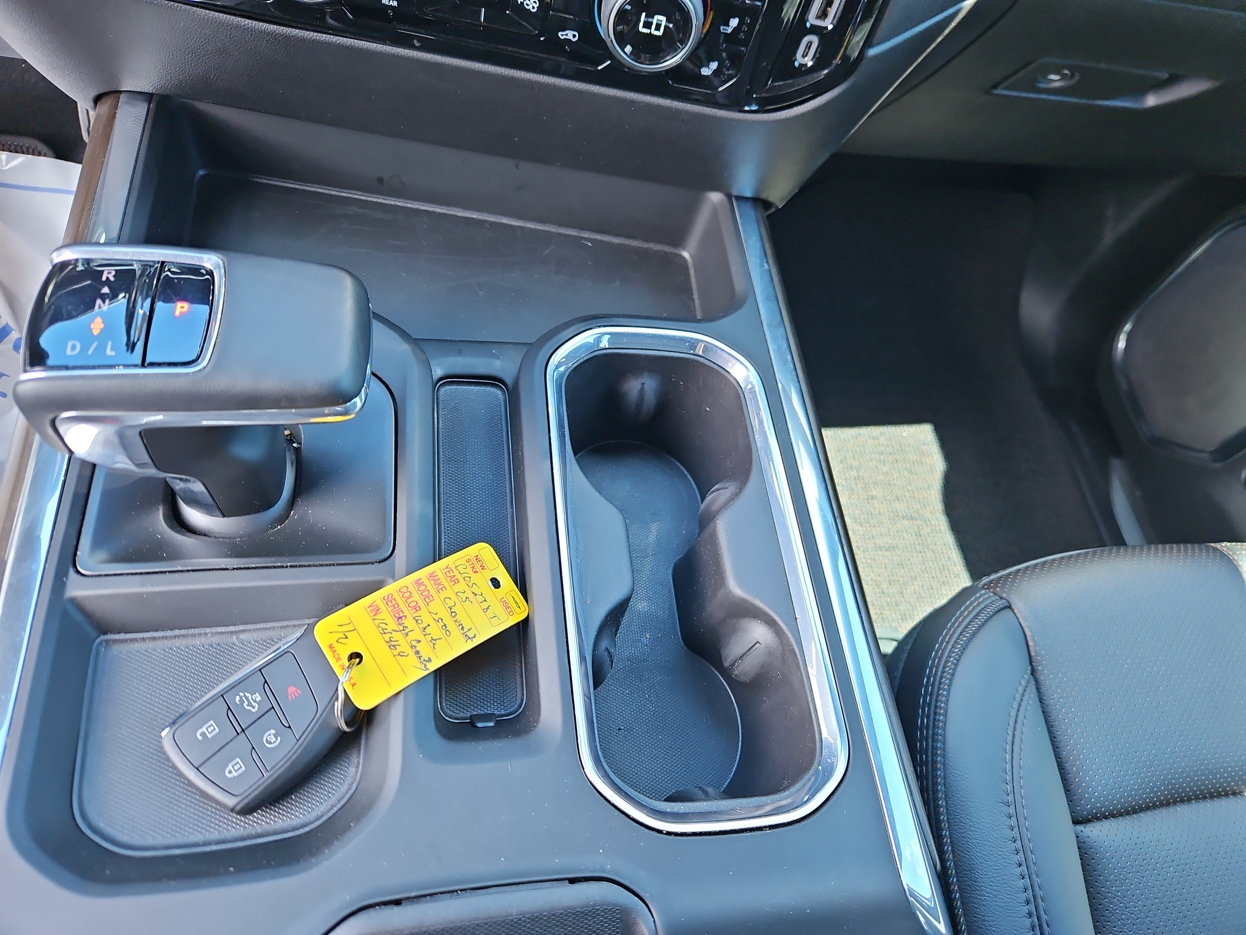 Used 2025 Chevrolet Silverado 1500 High Country w/ Technology Package AWD/4WD image 13