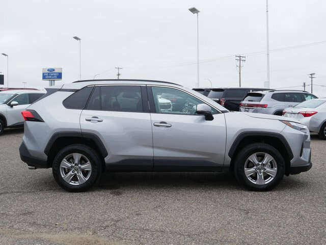 Used 2025 Toyota RAV4 XLE AWD/4WD image 2