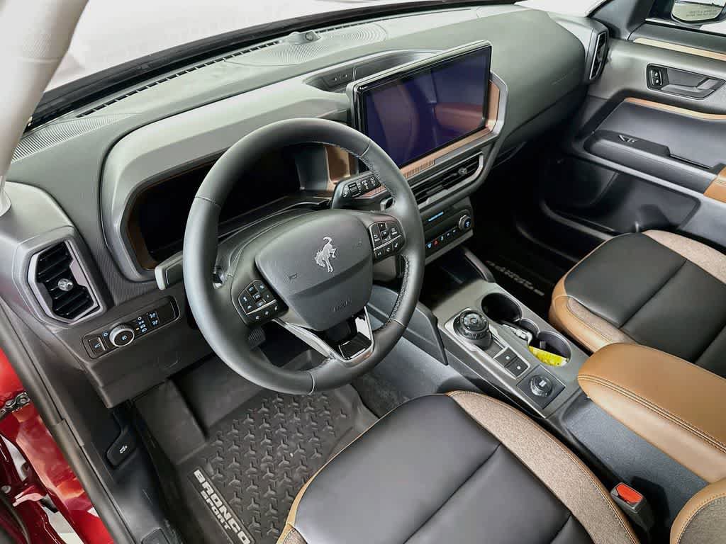 Certified 2025 Ford Bronco Sport Outer Banks w/ Outer Banks Tech Package+ AWD/4WD image 2