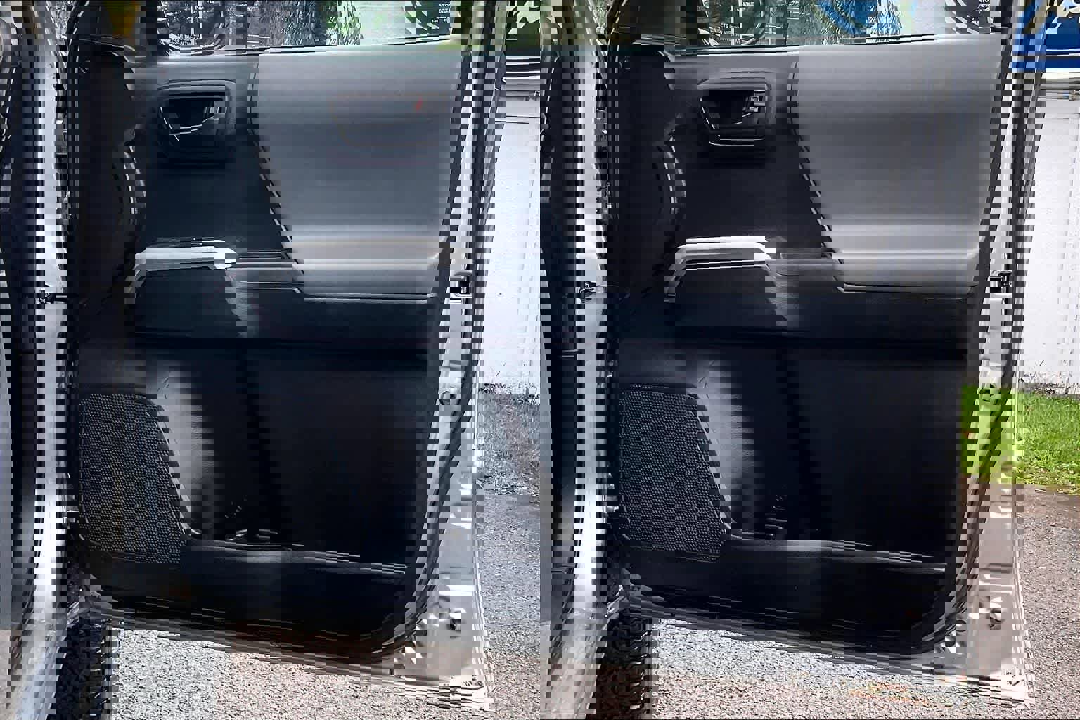 Used 2017 Toyota Tacoma SR5 RWD image 28