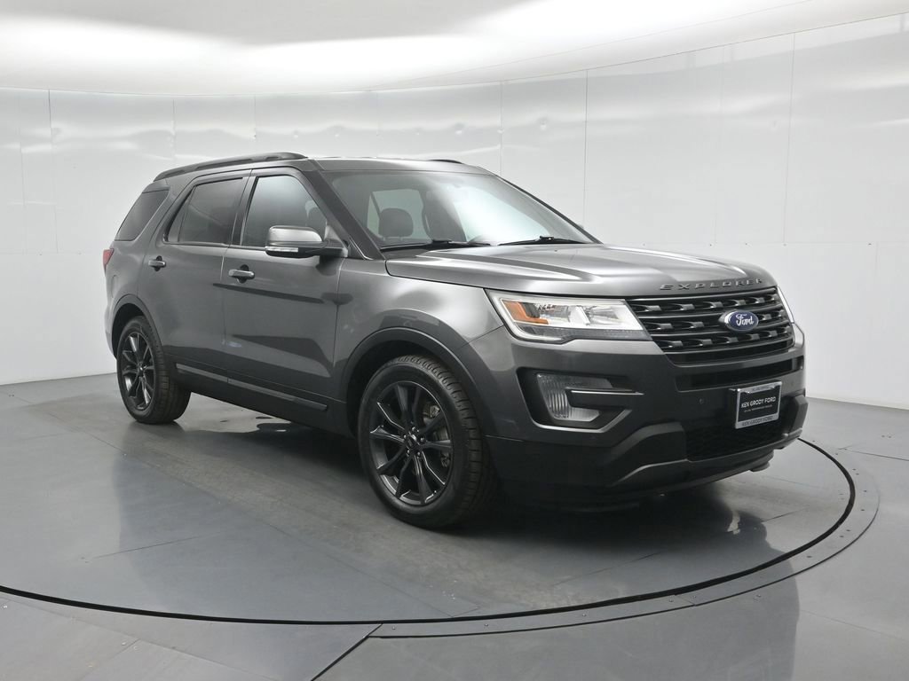 Certified 2017 Ford Explorer XLT w/ Equipment Group 202A image 10