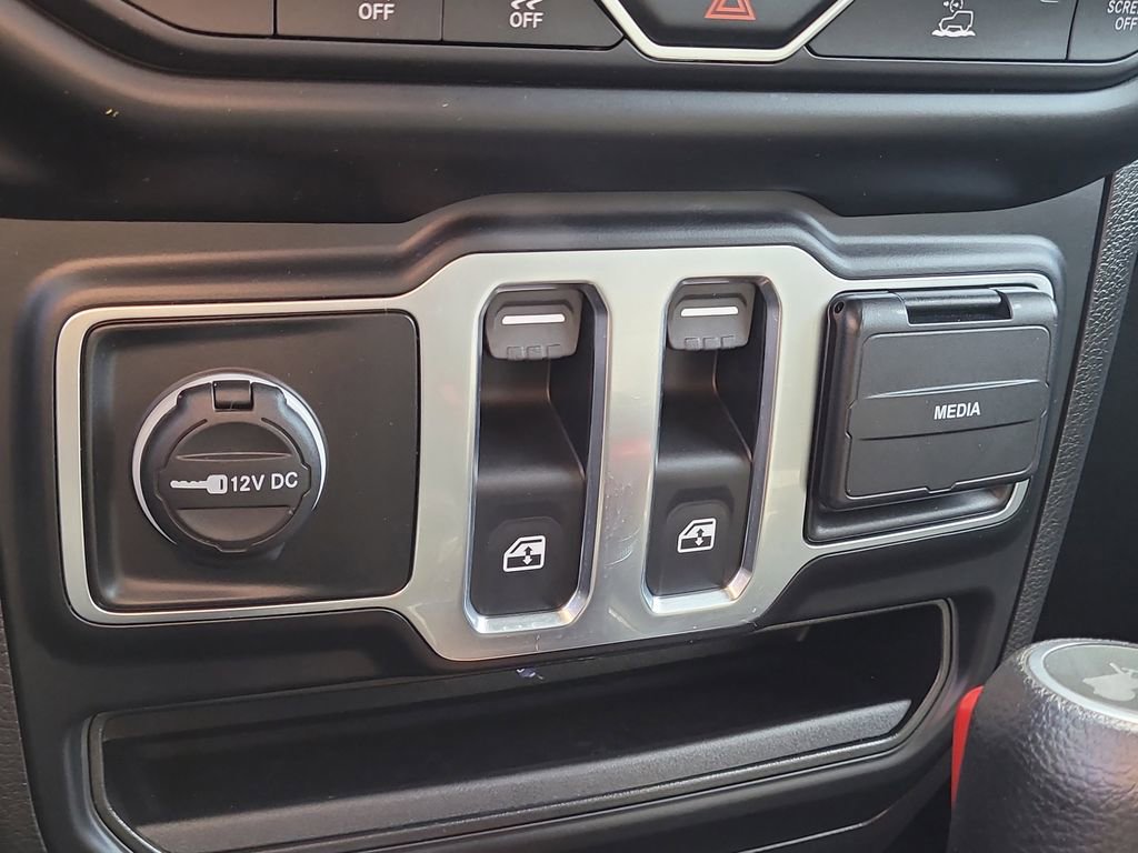 Used 2023 Jeep Wrangler Sport image 17