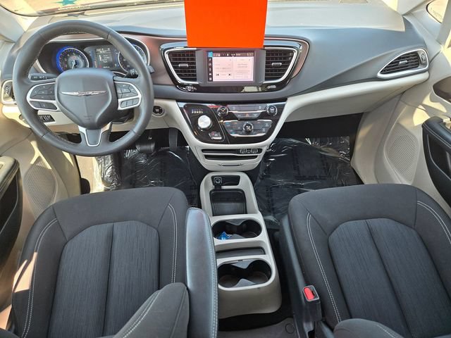 Used 2023 Chrysler Voyager LX FWD image 8