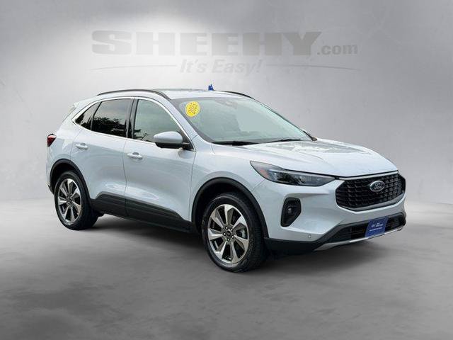 Certified 2025 Ford Escape Platinum w/ Premium Technology Package AWD/4WD image 2