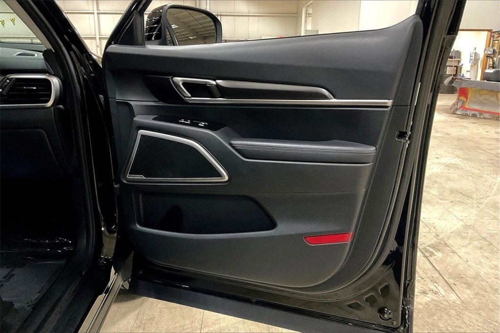Used 2025 Kia Telluride S image 23