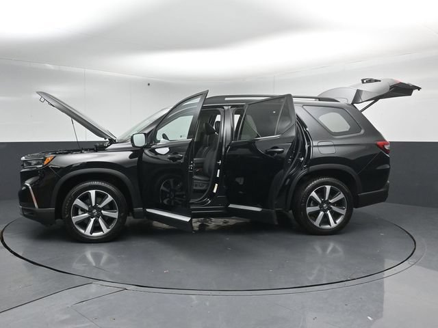Used 2025 Honda Pilot Touring image 56
