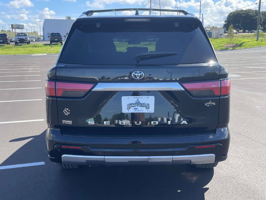 Used 2024 Toyota Sequoia Capstone AWD/4WD image 4