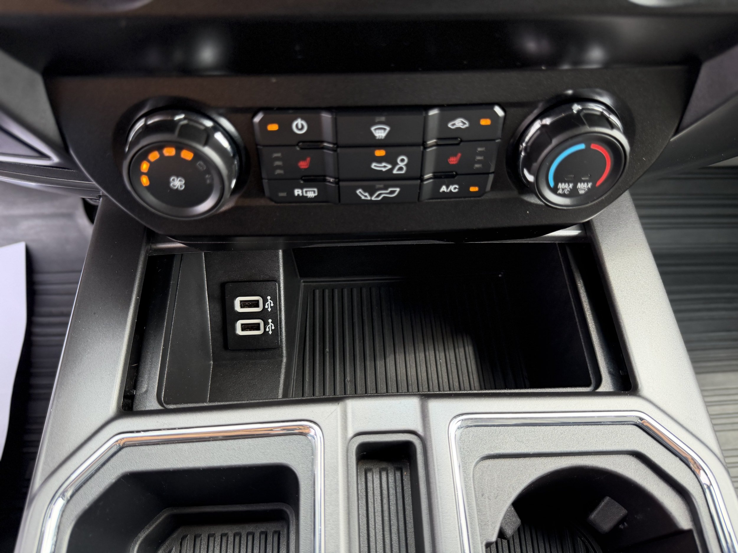Certified 2019 Ford F150 XLT w/ Equipment Group 302A Luxury AWD/4WD image 40