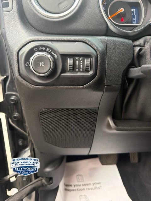 Used 2019 Jeep Wrangler Unlimited Sahara w/ Dual Top Group AWD/4WD image 6