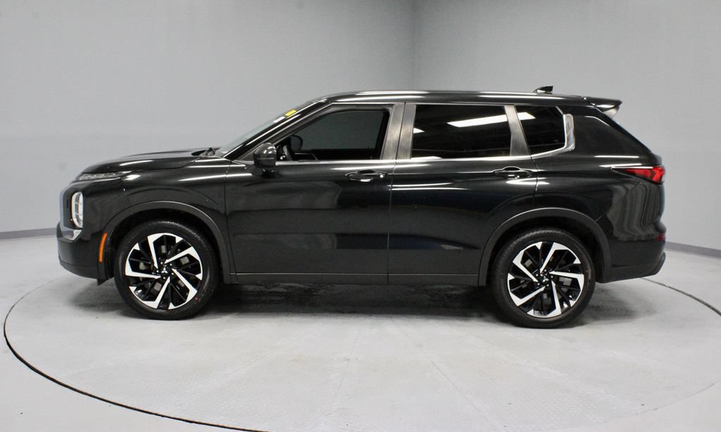 Used 2022 Mitsubishi Outlander ES AWD/4WD image 7