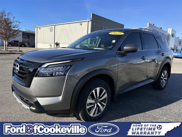 Used 2025 Nissan Pathfinder SL w/ Black Appearance Package image 8