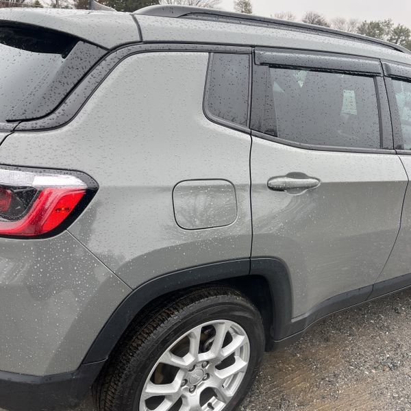 Used 2023 Jeep Compass Latitude image 9