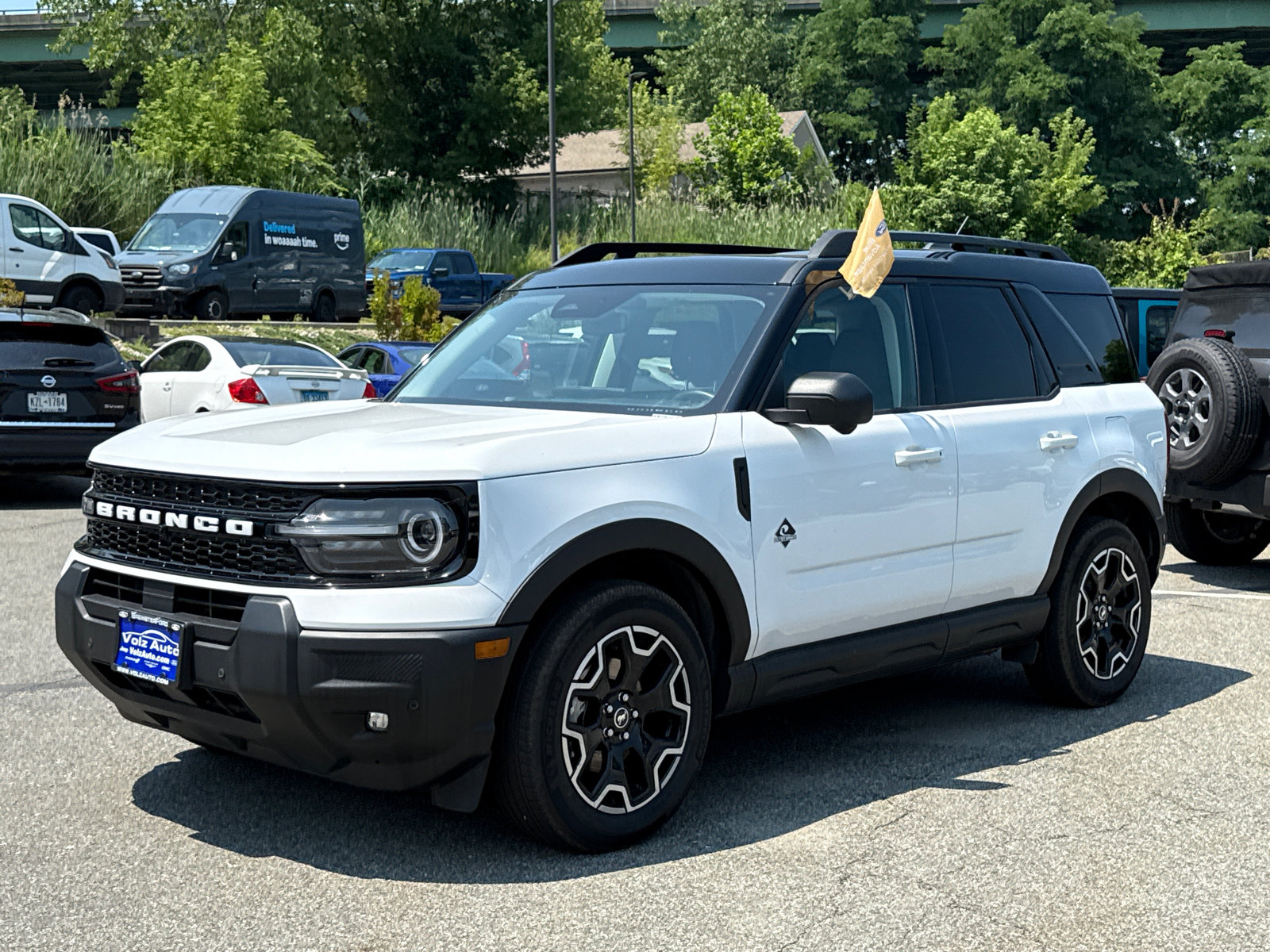 Certified 2025 Ford Bronco Sport Outer Banks w/ Outer Banks Tech Package+ AWD/4WD image 3
