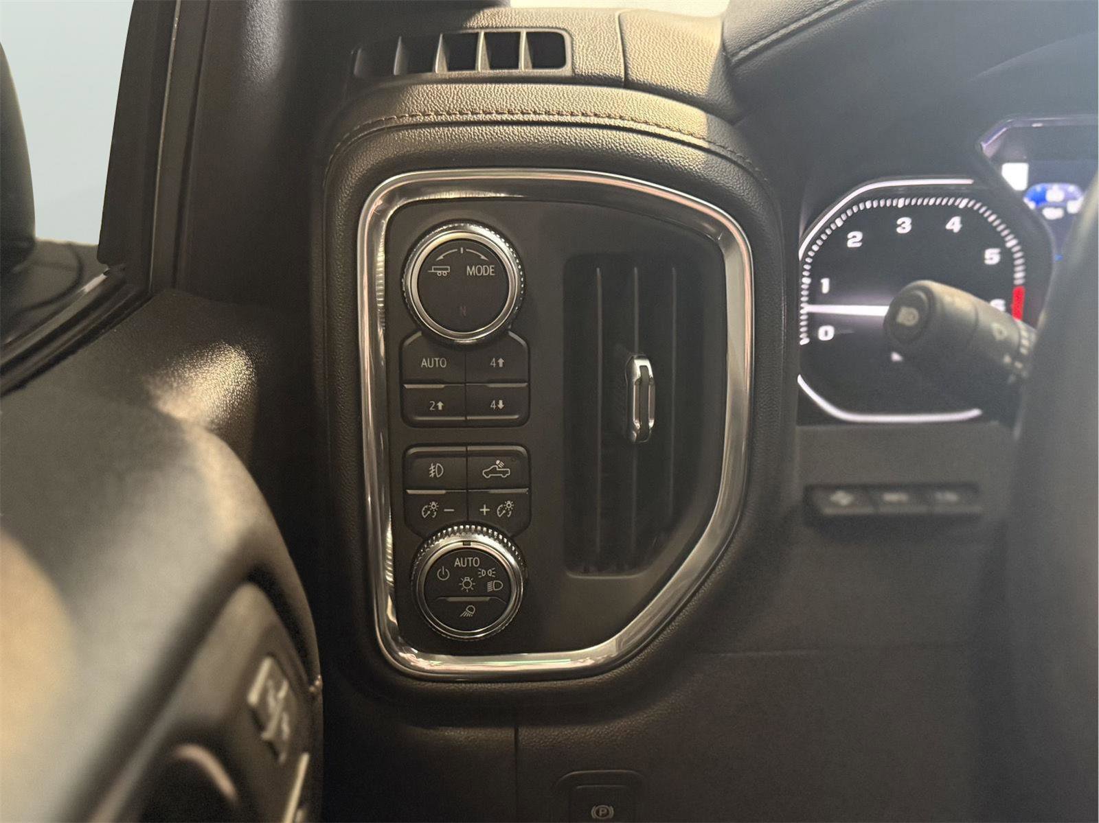 Used 2022 GMC Sierra 1500 AT4 w/ AT4 Premium Package image 21