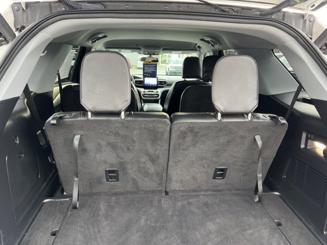 Certified 2022 Ford Explorer XLT w/ Equipment Group 202A AWD/4WD image 30