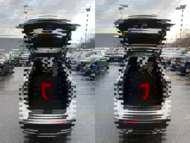 Certified 2022 Ford Explorer XLT w/ Equipment Group 202A image 30