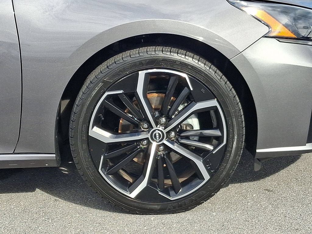 Used 2025 Nissan Altima 2.5 SR FWD image 8