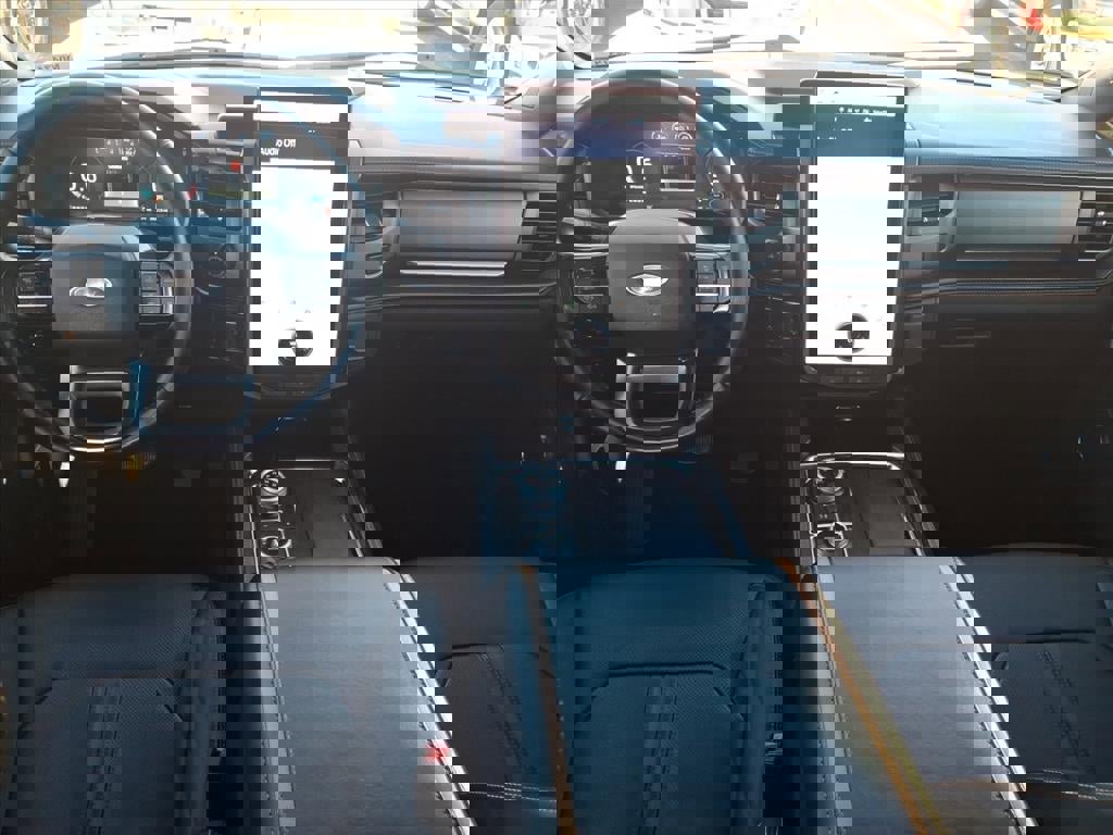 Certified 2023 Ford Expedition Platinum image 20