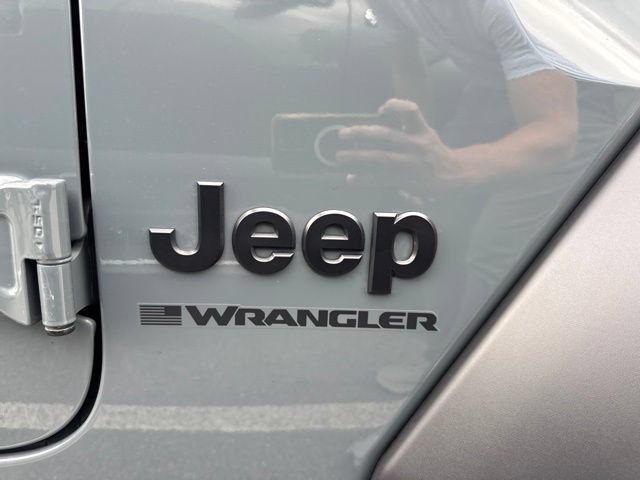 Used 2025 Jeep Wrangler Sport AWD/4WD image 21