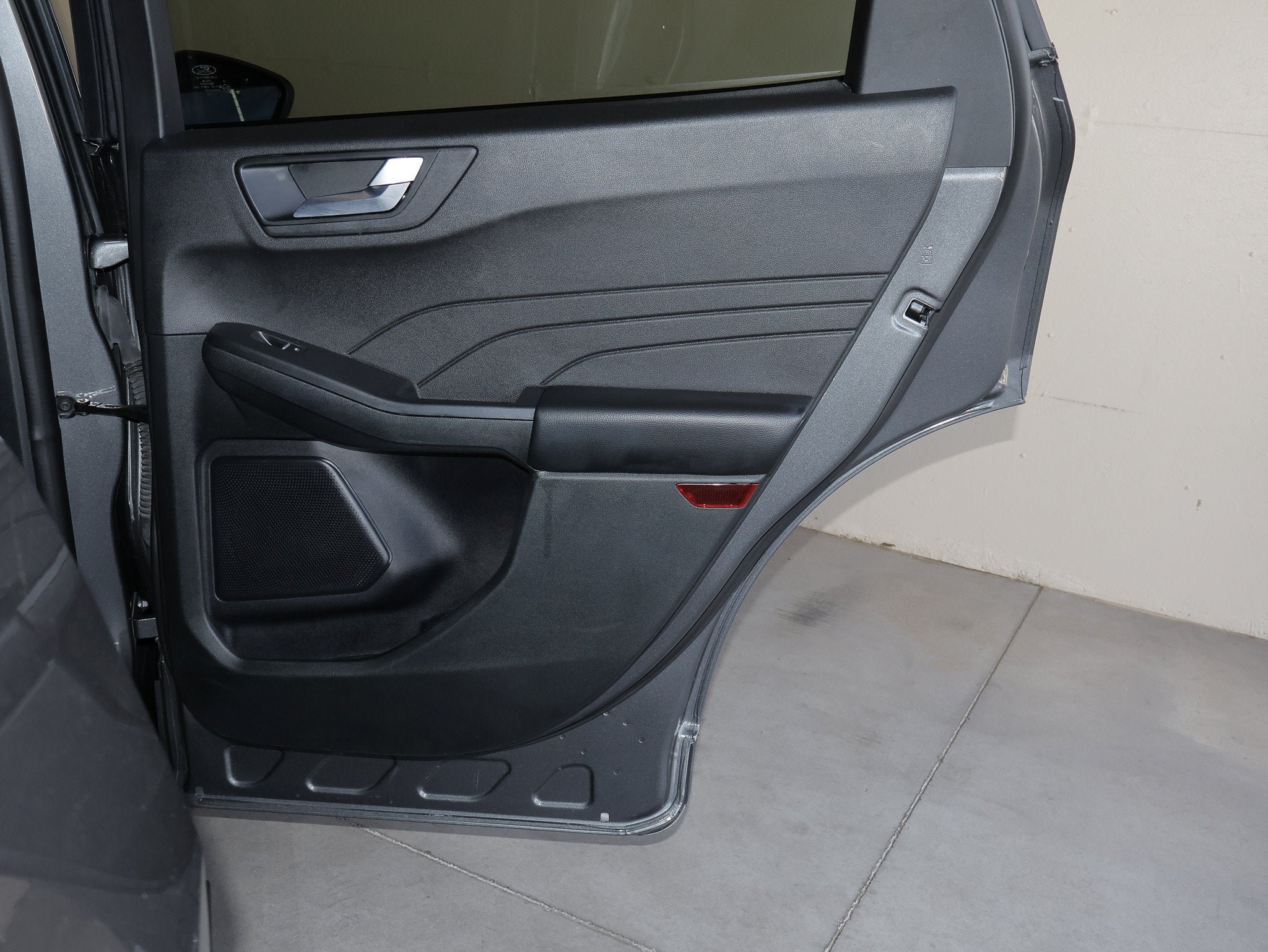 Certified 2025 Ford Escape ST-Line FWD image 44