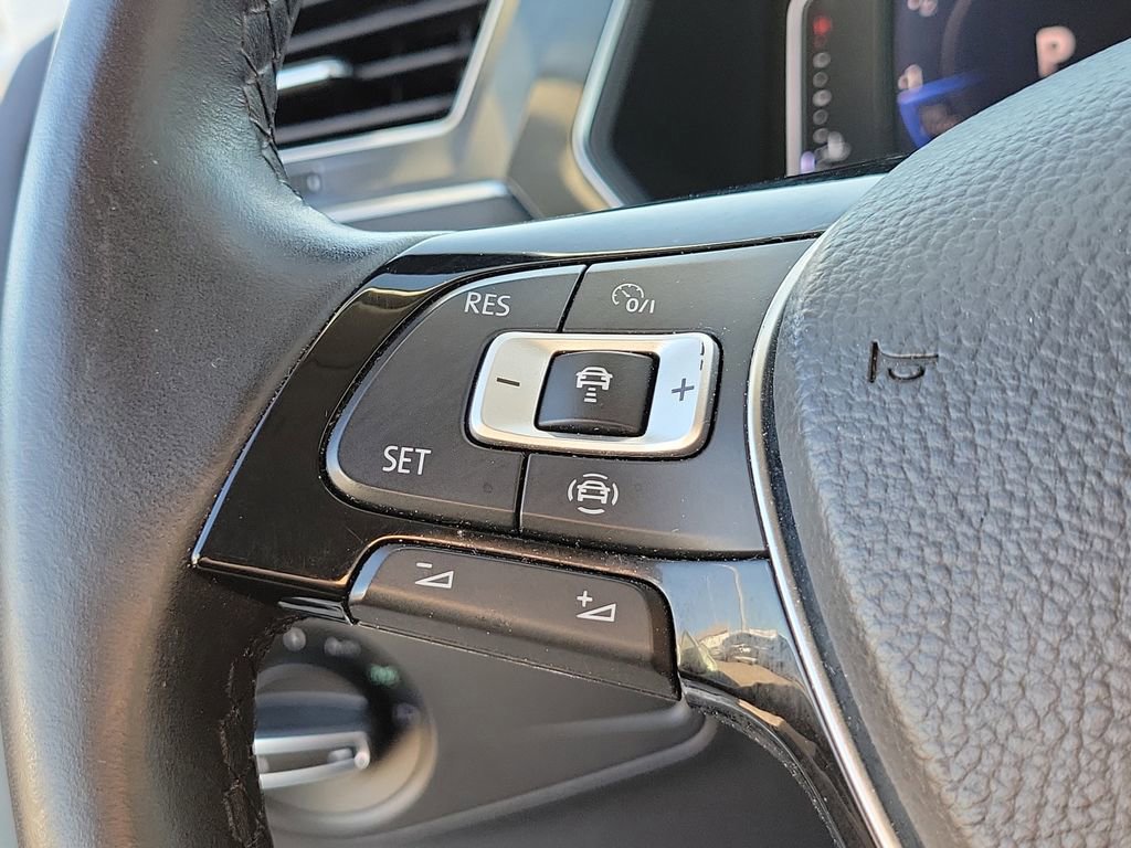 Used 2019 Volkswagen Tiguan SEL Premium image 26