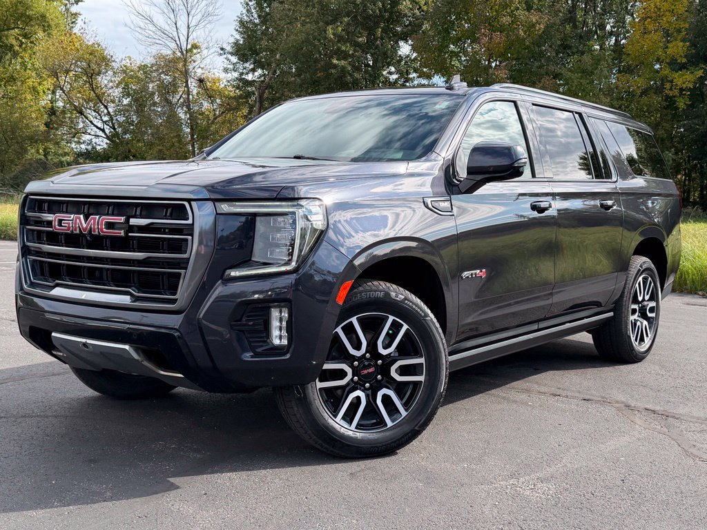Used 2023 GMC Yukon XL AT4 w/ AT4 Premium Package AWD/4WD image 2