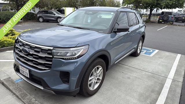 Certified 2025 Ford Explorer Active RWD image 1