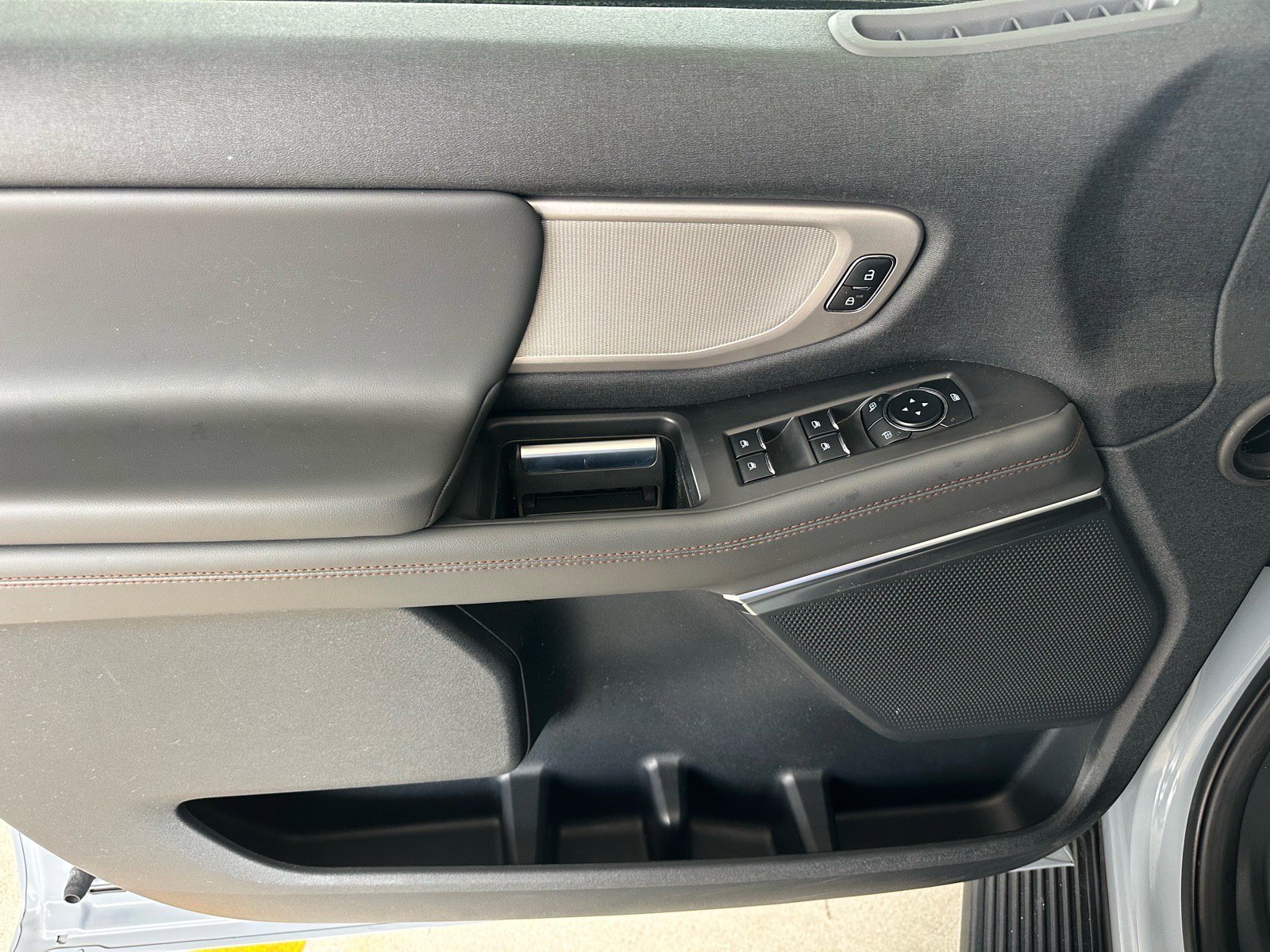 Certified 2025 Ford Expedition Active RWD image 13