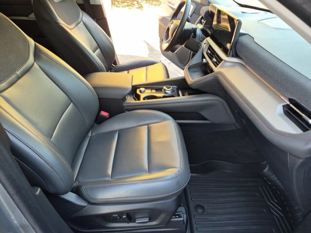 Certified 2025 Ford Explorer Active w/ Active Comfort Package RWD image 36