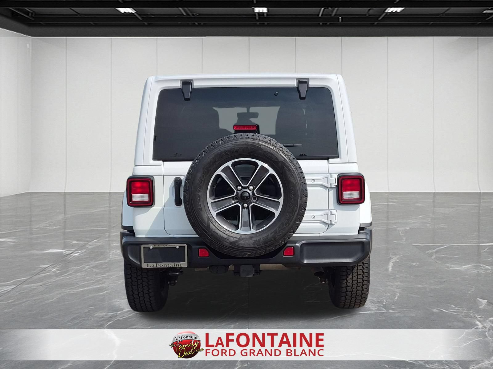 Used 2023 Jeep Wrangler Unlimited Sahara w/ Cold Weather Group AWD/4WD image 4