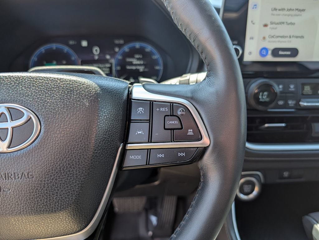 Used 2024 Toyota Grand Highlander AWD image 9