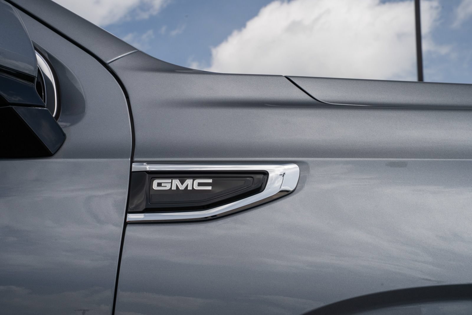 Used 2022 GMC Yukon SLT w/ SLT Premium Package RWD image 16