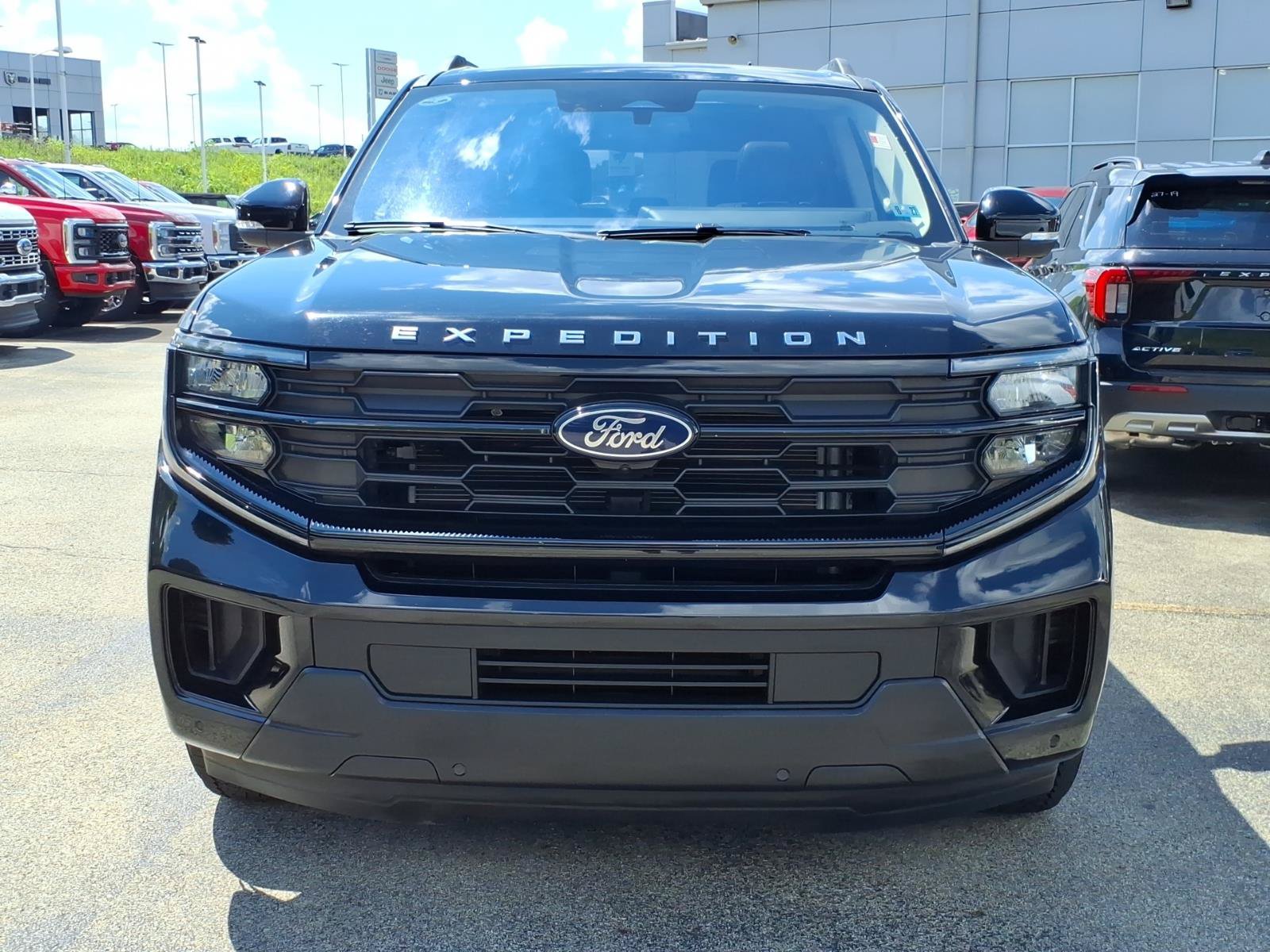 Certified 2025 Ford Expedition Active AWD/4WD image 2