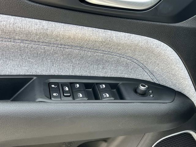 Used 2025 Jeep Compass Sport AWD/4WD image 31