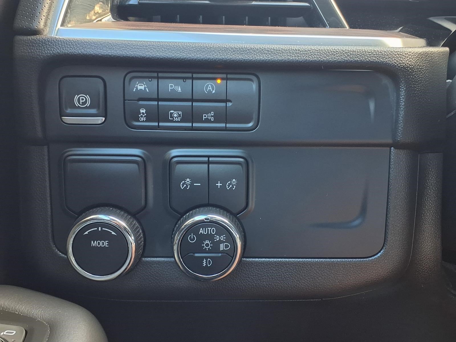 Used 2025 Chevrolet Tahoe Premier RWD image 19